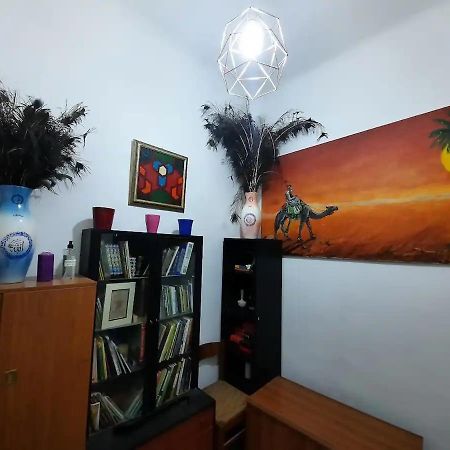 Private Room In A Quiet Apartment In The City Center Milano Exteriör bild