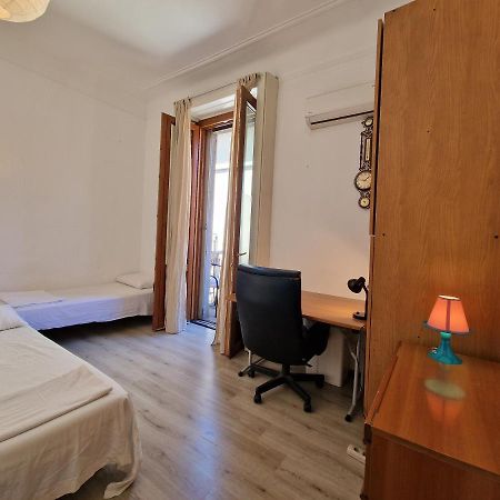 Private Room In A Quiet Apartment In The City Center Milano Exteriör bild