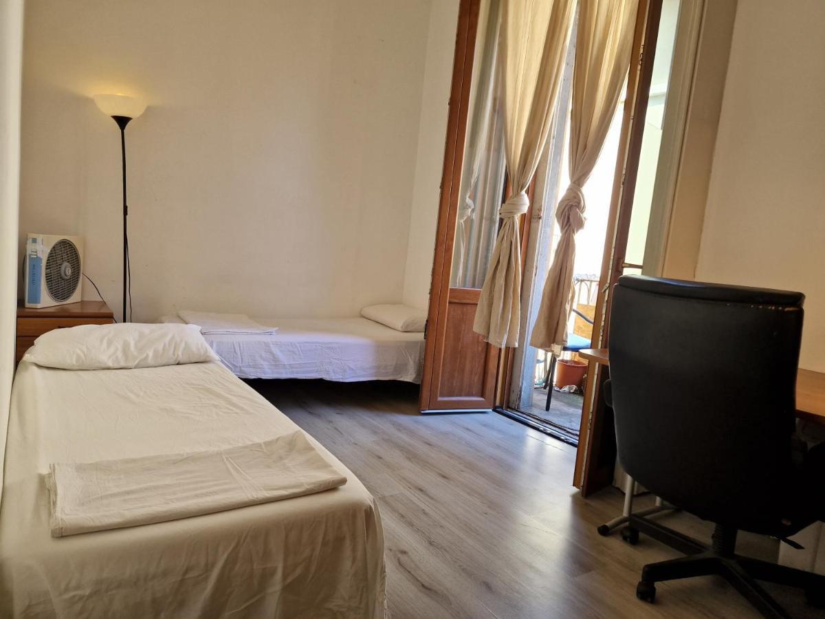 Private Room In A Quiet Apartment In The City Center Milano Exteriör bild