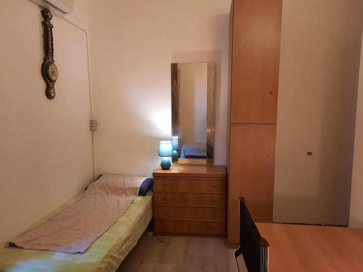 Private Room In A Quiet Apartment In The City Center Milano Exteriör bild