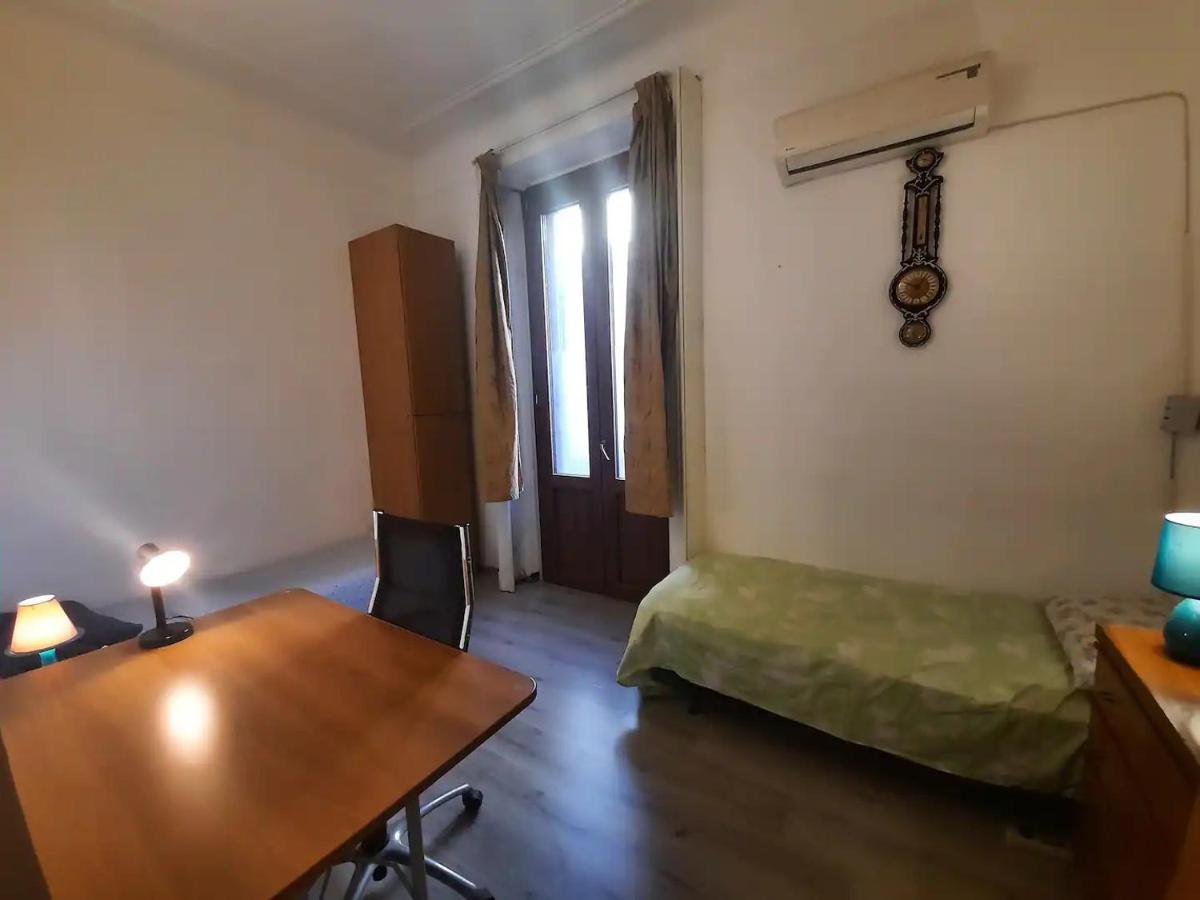 Private Room In A Quiet Apartment In The City Center Milano Exteriör bild