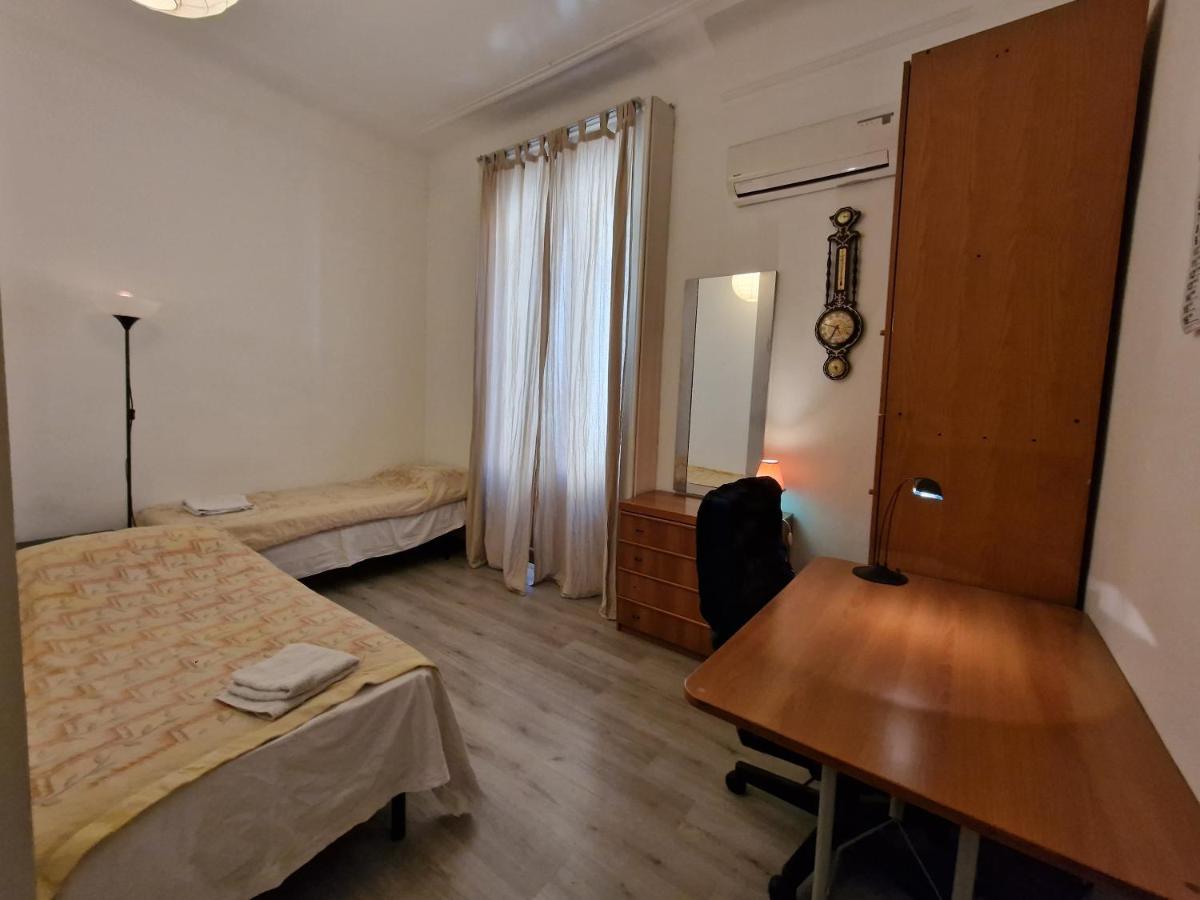 Private Room In A Quiet Apartment In The City Center Milano Exteriör bild